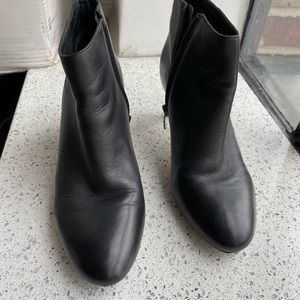 Via Spiga  black  leather  booties size 6.